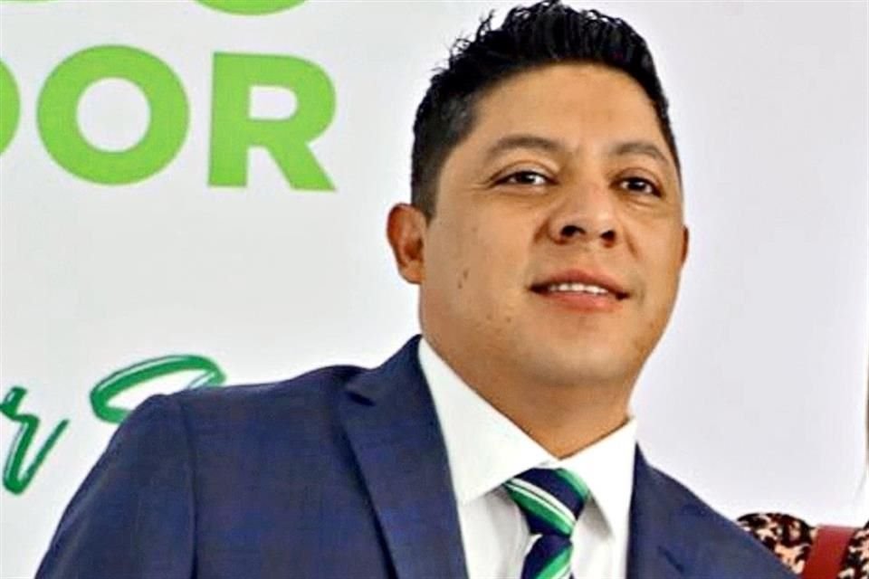 Ricardo Gallardo, Gobernador electo de SLP, eludió acusaciones de defraudación fiscal por 7 mdp, amparado en fuero como diputado federal.