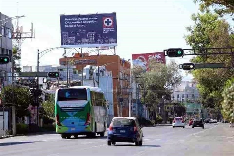 'En el paisaje actual de la Ciudad existe una saturación de imágenes, nuevas tecnologías y modalidades para la colocación y exposición de publicidad', indicó Seduvi.