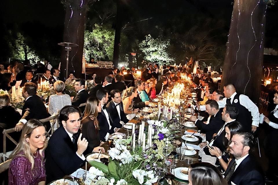 Los invitados convivieron en un cálido ambiente.