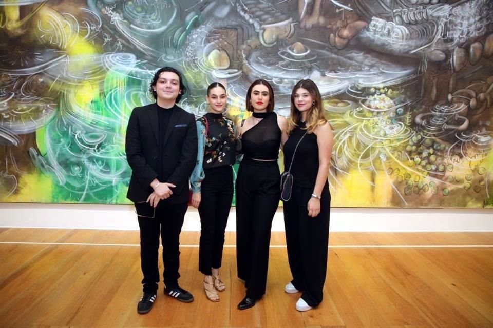 Santiago Arizpe, Regina Athanasakis, Isabella Fuentes y Balbina Guerra