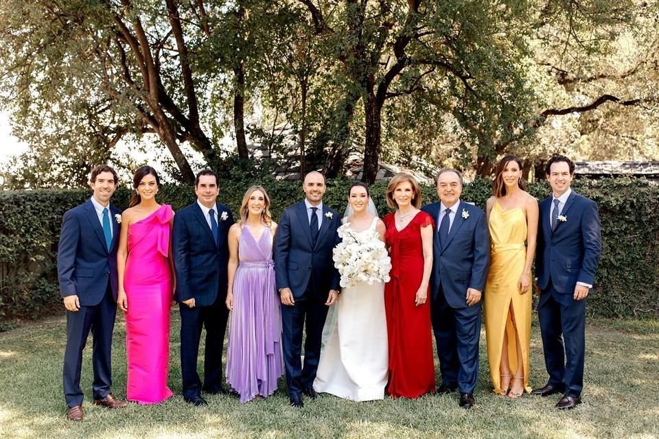 Luis Felipe Salas, Patricia Azcúnaga de Salas, Marcelo Guajardo, Susana Salas de Guajardo, los novios, Susana Treviño de Salas, Luis Felipe Salas Benavides, Regina Barraza de Salas y Diego Salas