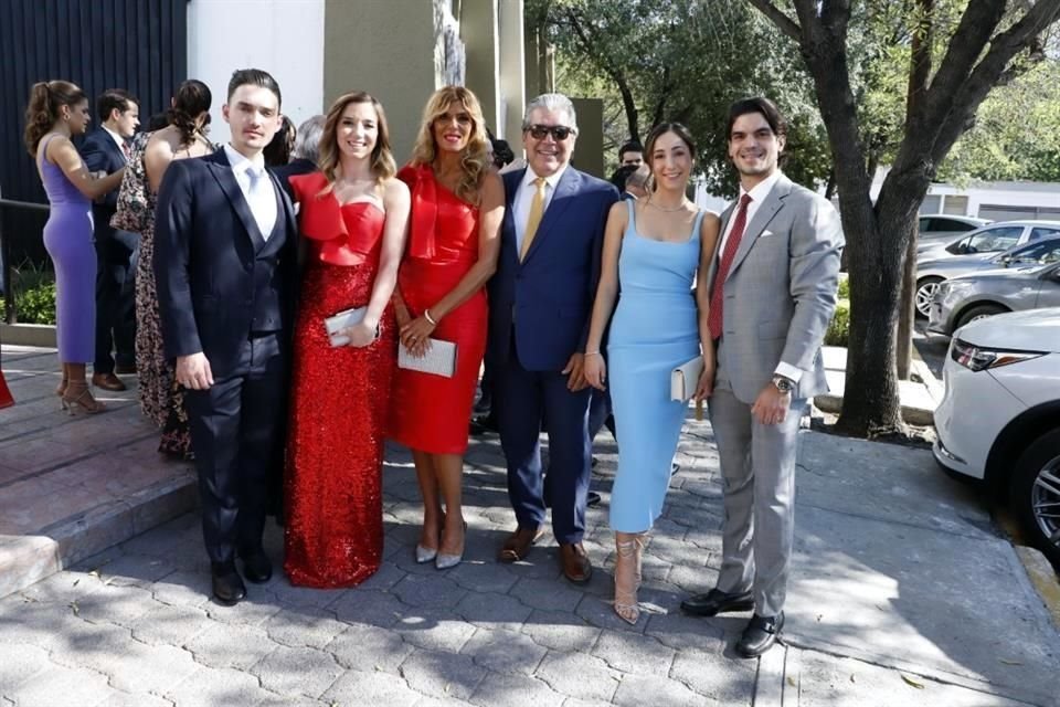 Javier Valdez, Roberta Treviño, Yvonne Hayek de Treviño, Rodolfo Treviño, Alejandra Llovera y Rodolfo Treviño Hayek