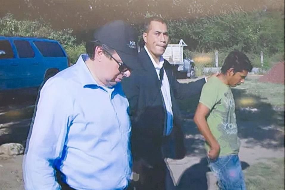 Agustín García Reyes (izq.) y Tomás Zerón en el Río San Juan el 28 de octubre de 2014.