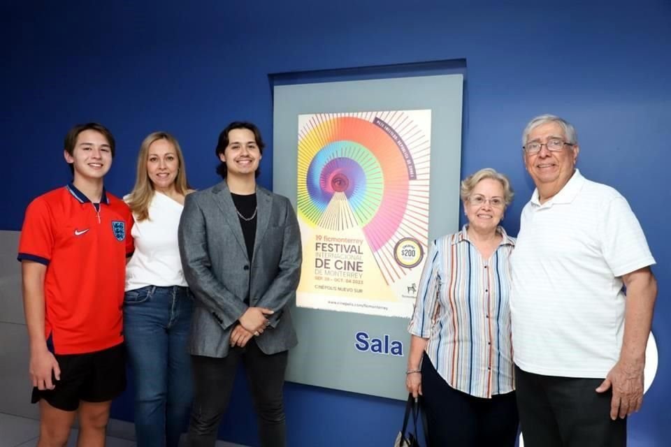 Adrián Borda, Gaby Ramos, André Borda, Elvia Tijerina y Javier Ramos