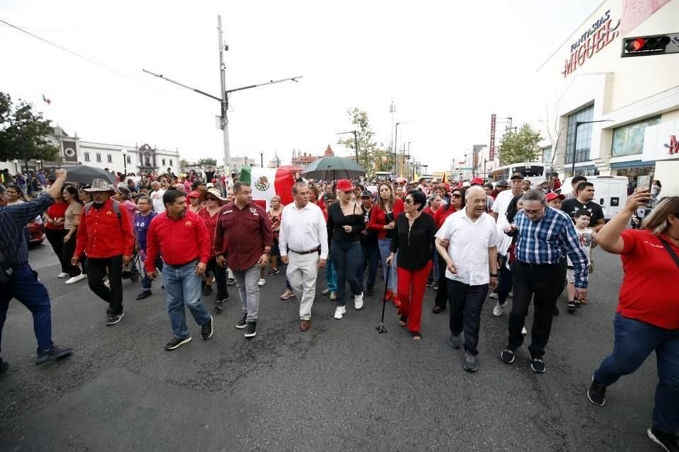 Liderazgos del PT, como Alberto Anaya, Guadalupe Rodríguez y Asael Sepúlveda acudieron a la manifestación.