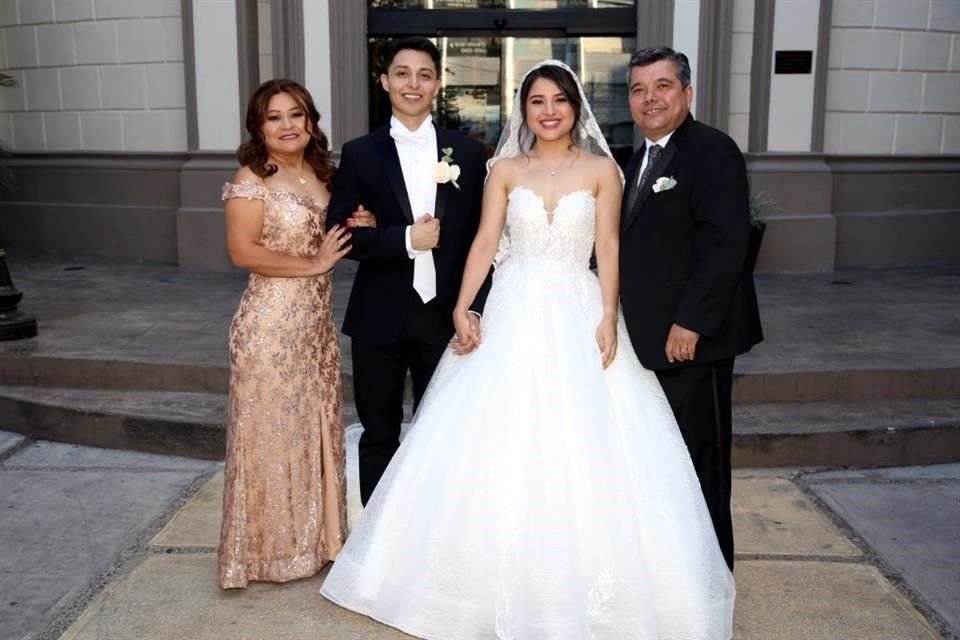 Ernestina Jacobo Hernández, Alejandro Soto Saucedo, Cinthya Sandoval Jacobo y Nelson Armando Sandoval Cantú