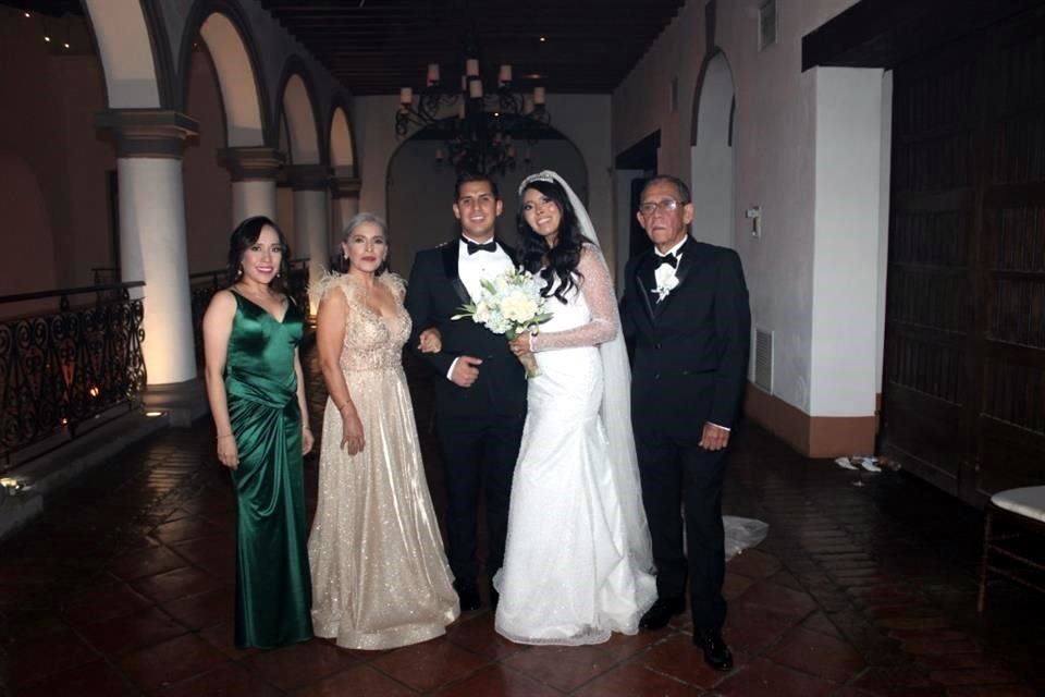 FAMILIA DEL NOVIO: Claudia Berman, Eva Quiñones, Francisco Berman, Italia Herrera y Lamberto Berman