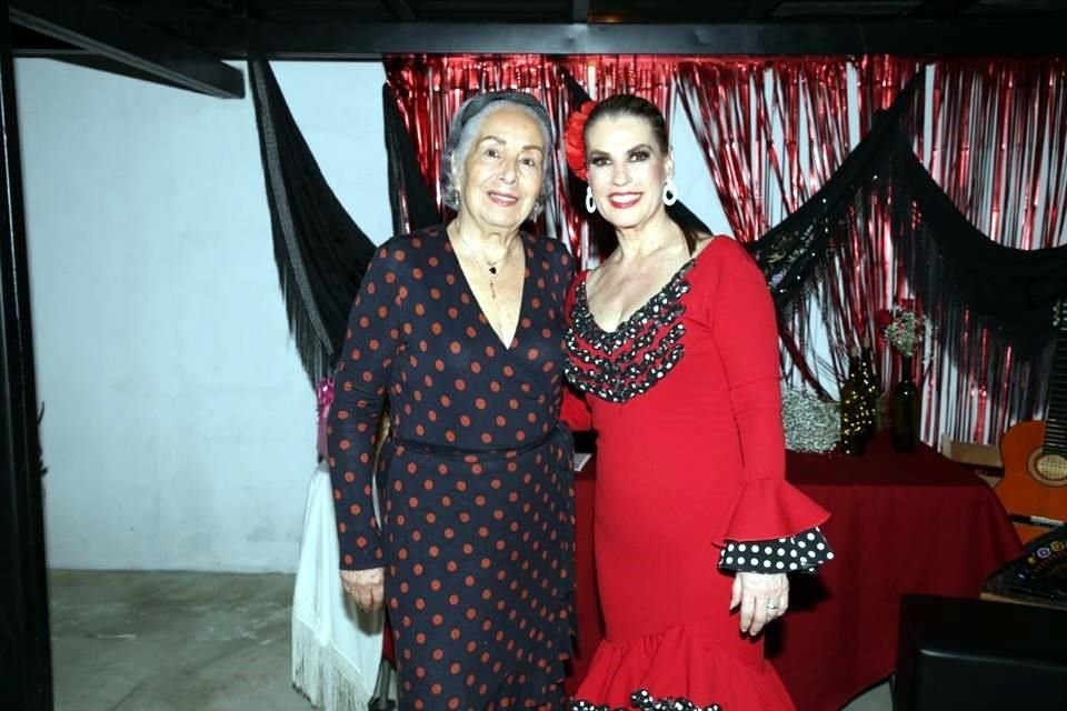 Elizabeth Leal y Celina Villarreal de González