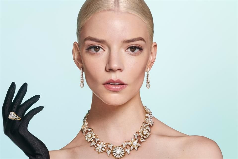 La actriz Anya Taylor-Joy fue elegida como nueva embajadora de Tiffany & Co. y encabezó campaña de joyería para debutar.