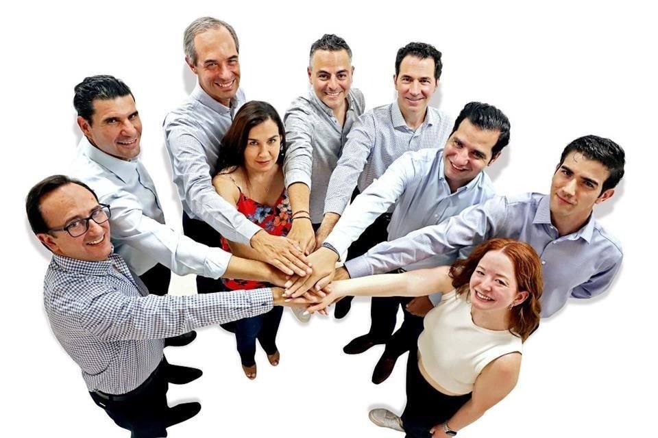 Francisco Villaseñor, Carlos Ferrara, Roberto Melo, Karina Blancq Cazaux de Melo, Rogelio Ábrego, Agustín Blanco, Rodrigo de Andrés del Villar, Adrián Martínez y María Cantú