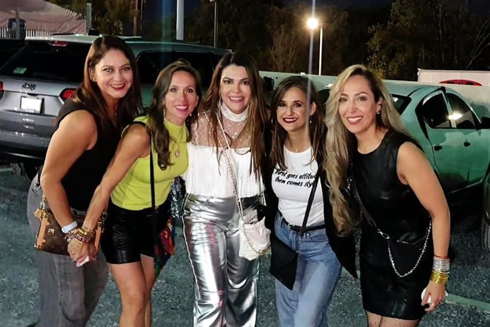 Sandra Castañeda, Claudia Valdés, Norma Paredes, Lucía Méndez y Grace Campos