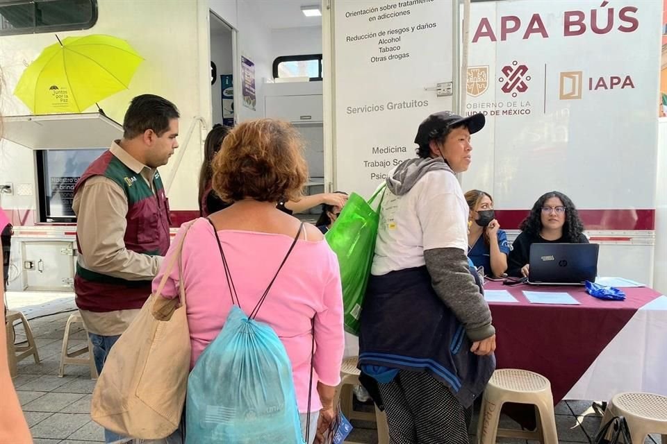 De acuerdo con la Secretaría de Salud (Sedesa), se atendió a 50 personas en la Plaza de Garibaldi, las cuales fueron atendidas en los tres consultorios con los que cuenta la unidad.