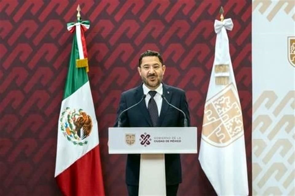 Martí Batres, Jefe de Gobierno, señaló que se plantea analizar la viabilidad de la peatonalización del Zócalo.