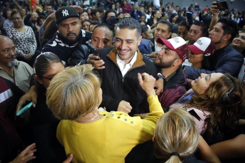 Omar García Harfuch se reunió con simpatizantes en la Alcaldía Iztacalco.