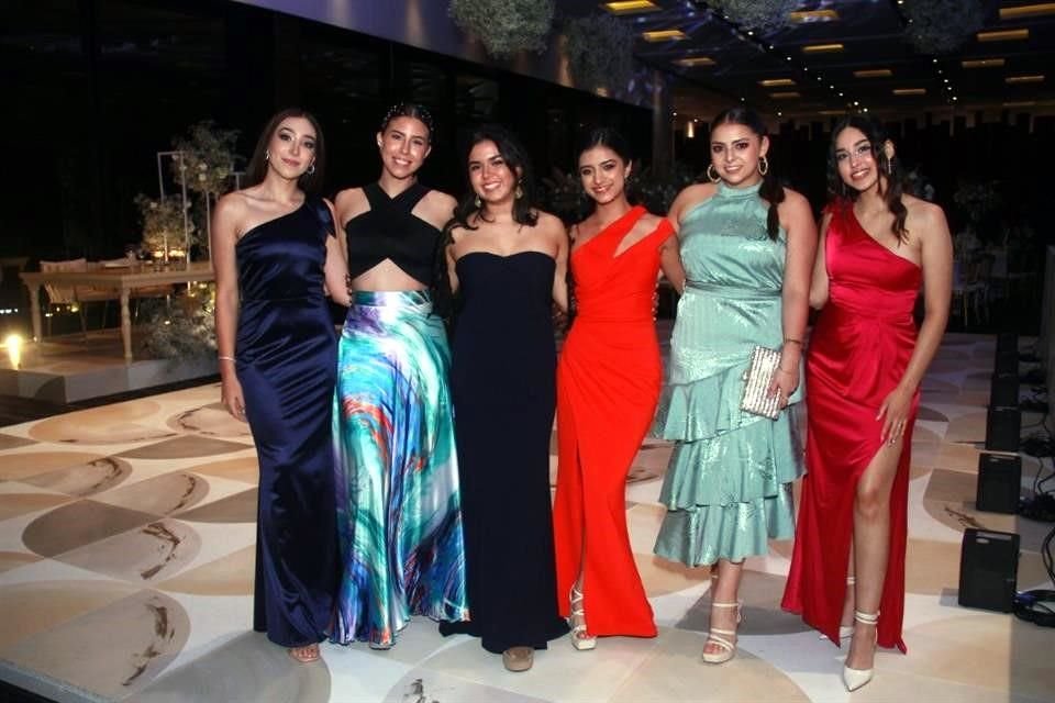 Ximena Valdez, Analucía Flores, Majo Lfdz, Andrea Lomelí, Andrea García y Mónica González