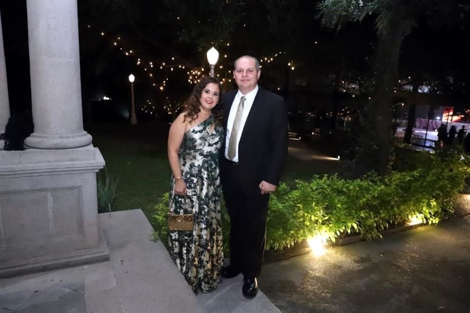 Karla Castillo y Roberto Macías