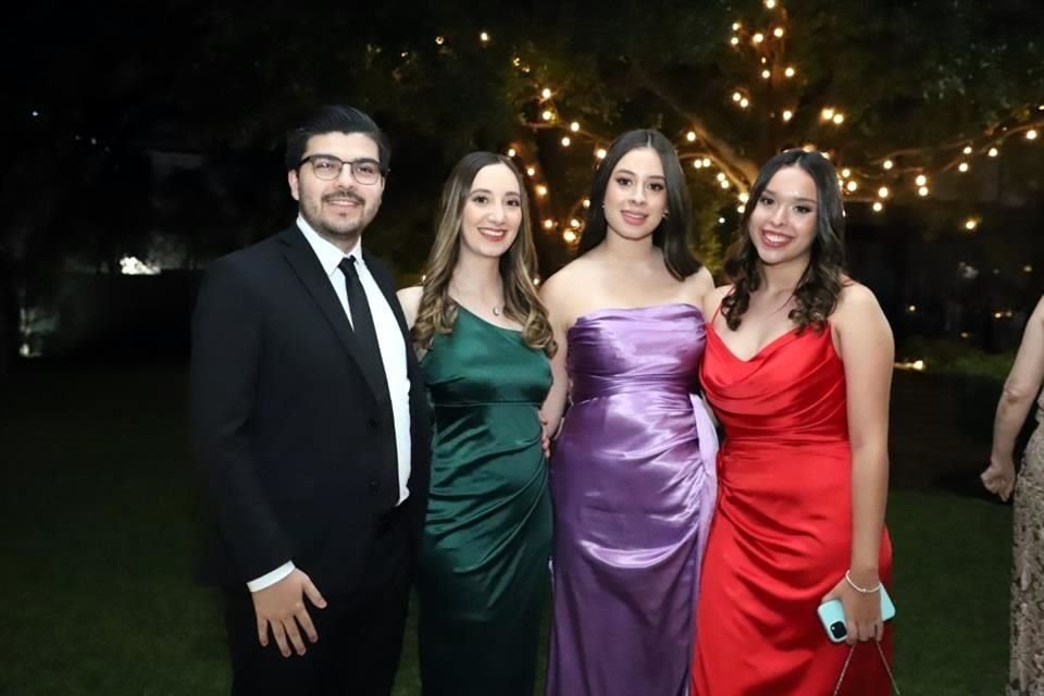 Mariano Alanís, Ana Daniela Martínez, Marifer Rodríguez y Sofía Salazar