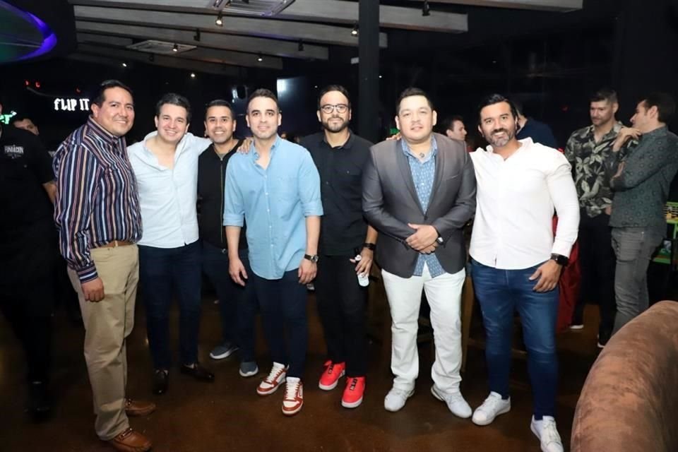 Alfredo Mendiola, David Álvarez, Alejandro Campos, Carlos Turrubiates, Alexis Méndez, Arturo Espinosa y Gerardo Rangel