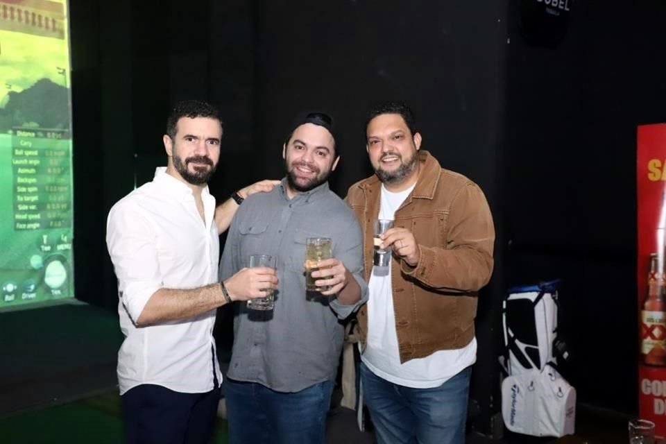 Javier Vázquez, Martín Juárez y Mauricio Espeleta