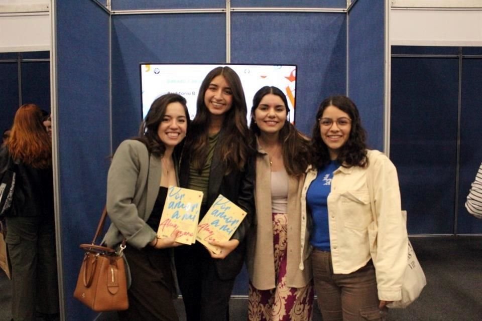 Fernanda Araujo, Carla Valverde, Karina Vázquez y Carolina Vázquez