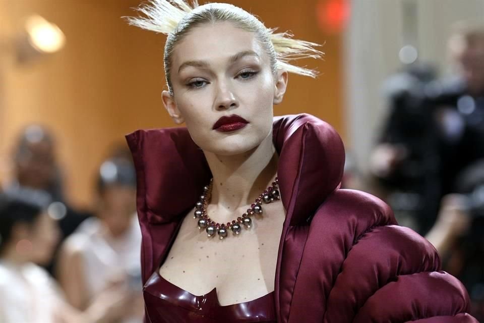 La modelo Gigi Hadid, cuyo padre es inmigrante palestino, rompió el silencio sobre la guerra entre Israel y Hamas.