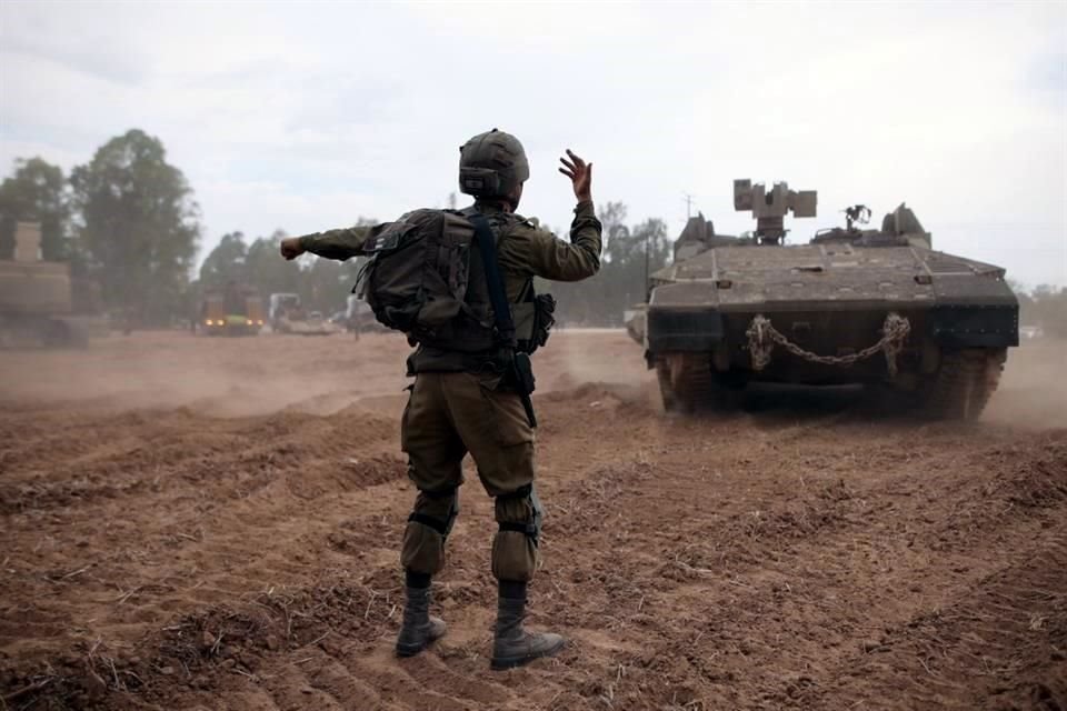 Un tanque israelí en la frontera entre Israel y Gaza.