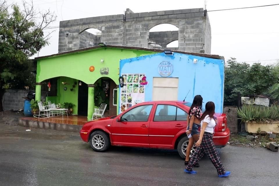 Alondra, la madre que murió con su esposo, sus 4 hijos y su madre, tenía una tienda de snacks en casa de su hermana.