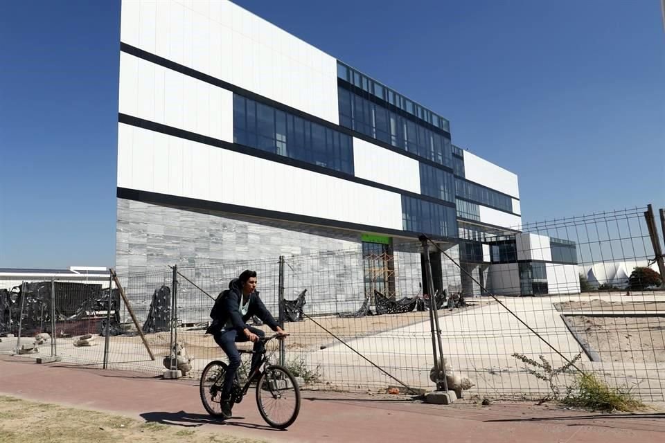 Con votos a favor de MC, PAN y Hagamos, el Ayuntamiento de Zapopan aprobó concesionar dos espacios para café en el Centro Integral de Servicios Zapopan, uno para la planta alta y otro para la baja.