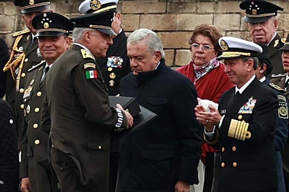 AMLO condecoró este miércoles a Salvador Cienfuegos.