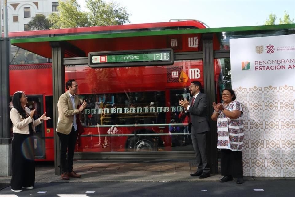 'El día de hoy esta estación del Metrobús deja de llamarse Glorieta de Colón para tomar el nombre de Amajac, porque la Glorieta de Colón ya no existe', dijo el Jefe de Gobierno, Martí Batres.