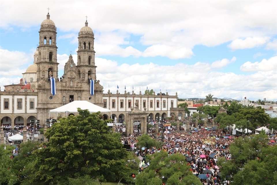 La explanada de la Plaza Américas lució abarrotada.<br><br>