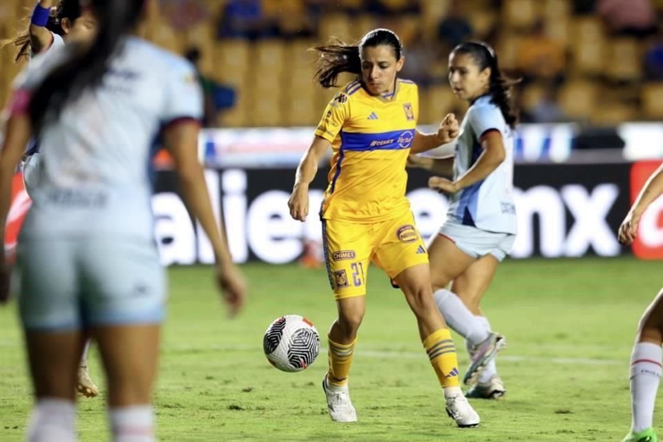 Tigres Femenil se topó con una bien parada defensa de la Máquina.