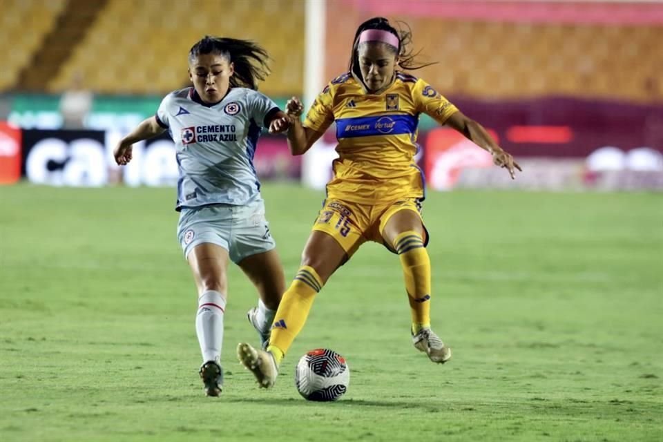 Imágenes del partido entre Tigres Femenil y Cruz Azul.