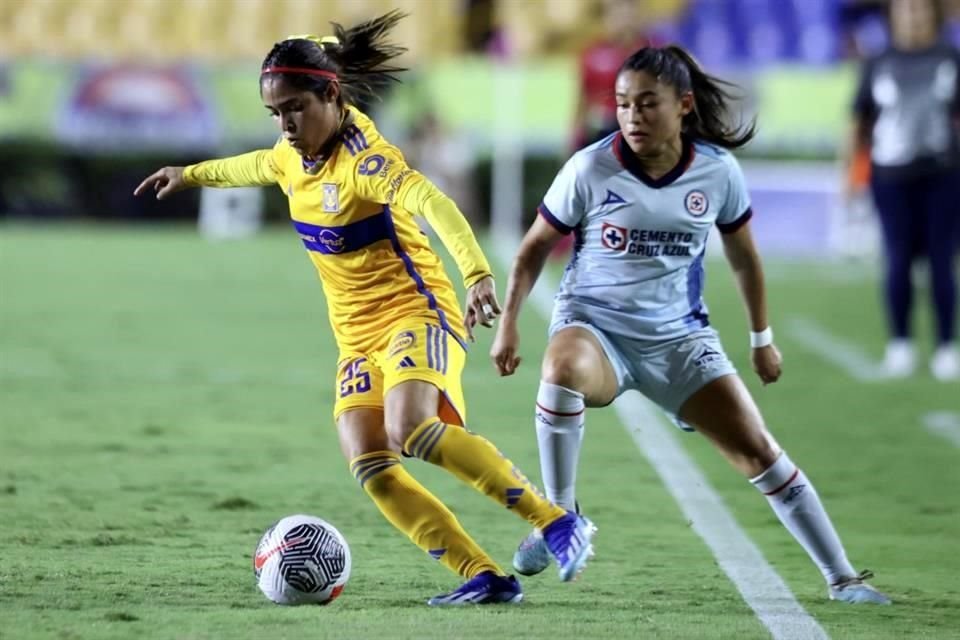 Imágenes del partido entre Tigres Femenil y Cruz Azul.