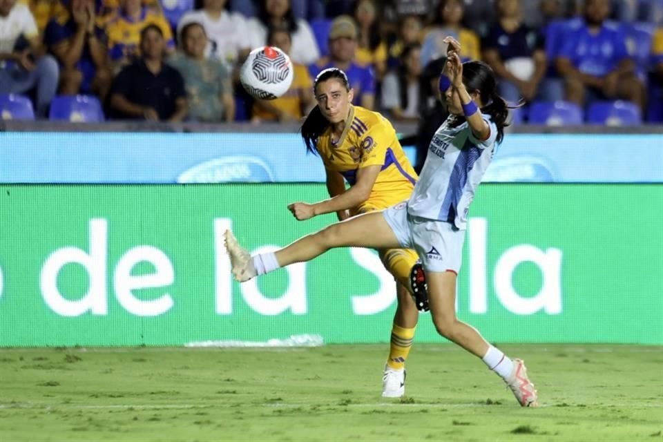 Imágenes del partido entre Tigres Femenil y Cruz Azul.