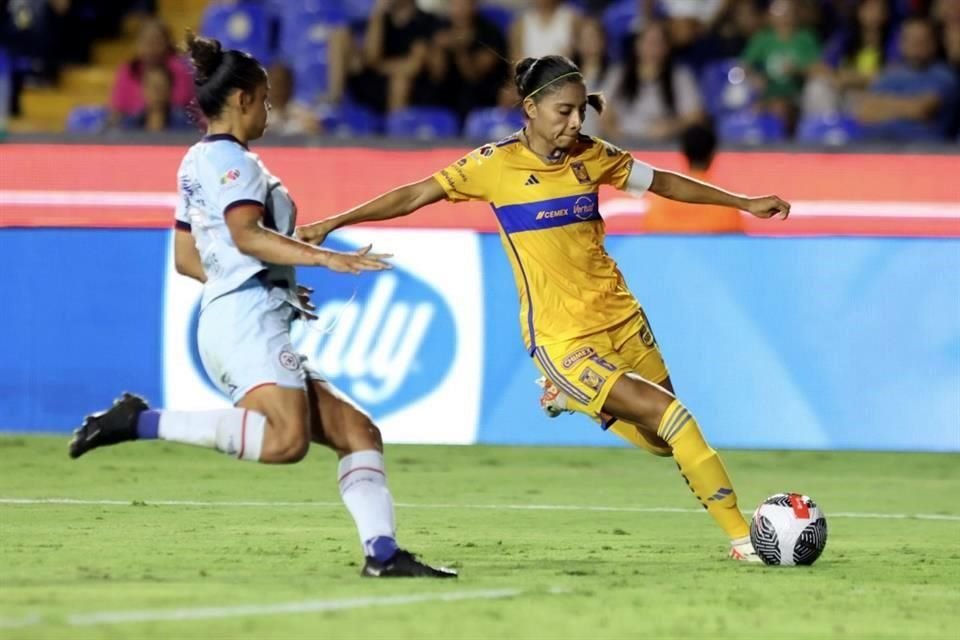 Más de las acciones del triunfo de Tigres Femenil 1-0 sobre Cruz Azul.