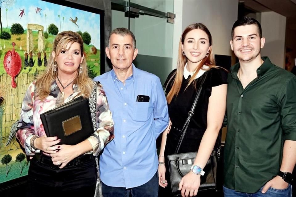 Rosy Garza de Serna, Alejandro Serna, Marian Langle y Alejandro Serna