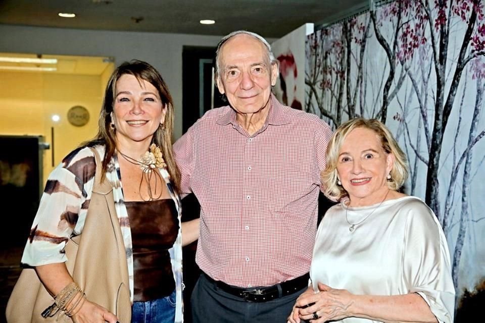 Evalinda González, Pedro Babb y María Villarreal