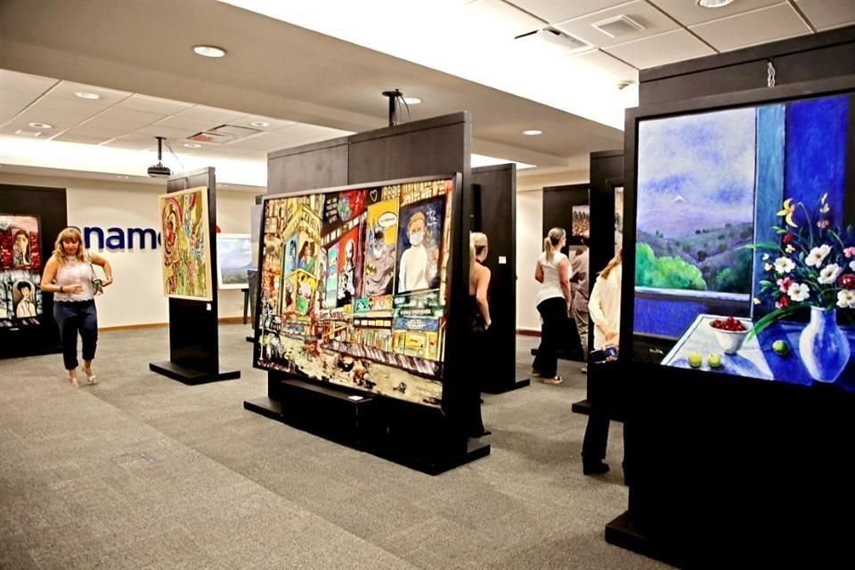 Cerca de 600 piezas de más de 200 artistas nacionales e internacionales se presentaron en la 46 Expo Venta de Arte y Artesanías que organiza el Comité de Damas Voluntarias de la Cruz Roja Mexicana
