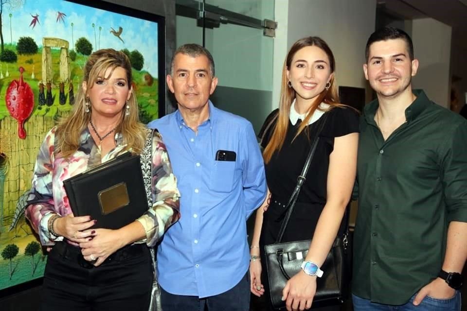 Rosy Garza de Serna, Alejandro Serna, Marian Langle y Alejandro Serna