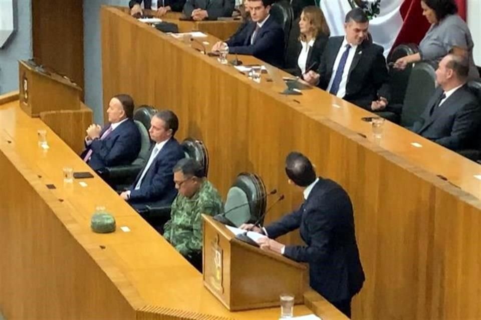 Carlos de la Fuente, líder de la bancada del PAN, durante su intervención.