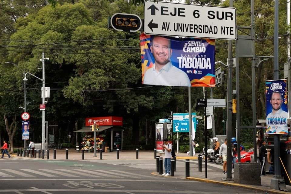 Movimiento Chilango por la BJ denunció promoción personalizada del Alcalde Santiago Taboada en lonas.