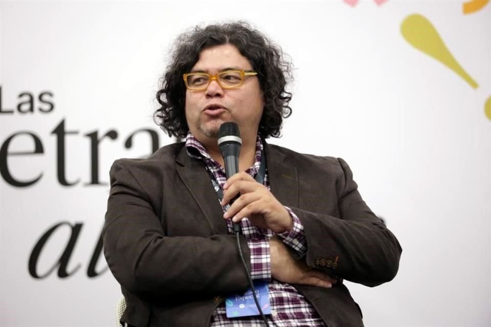 Presenta Antonio Ramos Revillas en la FIL su más reciente novela juvenil, publicada por la reconocida editorial SM.