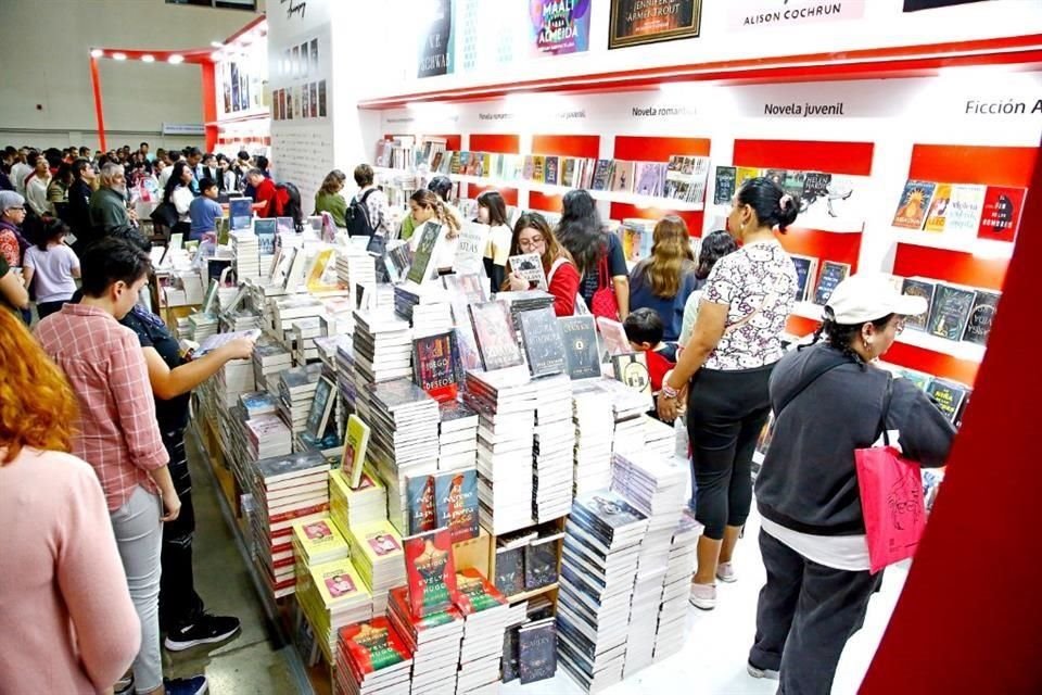 Miles de visitantes se dieron cita ayer en Cintermex, en la conclusión de la edición 31 de la Feria del Libro.