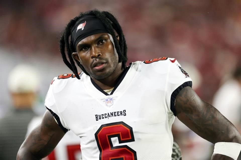 Julio Jones firmó un año con las Águilas de Filadelfia; la temporada pasada jugó con los Bucaneros de Tampa Bay.