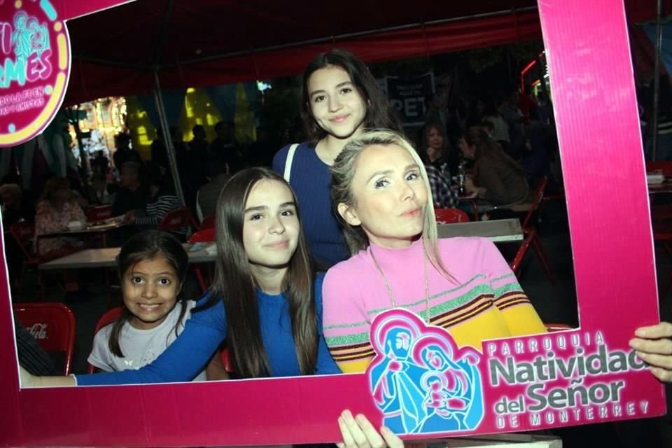 Nataly Pérez, Angela Montemayor, Camila Cuadra y Abelina Herrera