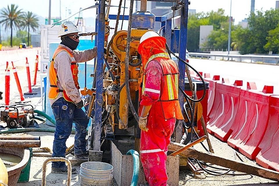 Construcción de la Línea 4 del Metro.