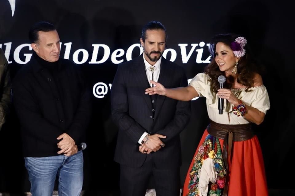 El elenco principal de la serie fue el encargado de presentarla al público.