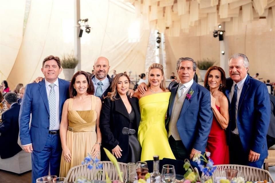 José Luis Ornelas, Verónica Cuadra, Alfonso Rodríguez, Laura Rodríguez, Laura Beatriz Gómez de Reyes, Carlos Reyes Bolado, Marcela de Treviño y Carlos Treviño