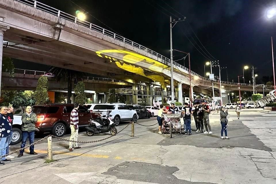 La Harfuchseñal apareció en el puente elevado de incorporación a Circuito Interior.